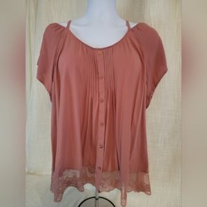 Torrid rose colored 👚 blouse